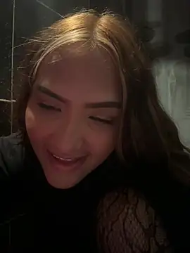 Snapshot of iamsara_21 chatting on 05/26/26, 05:03 iamsara 21 online show from 05/26/26, 05:03