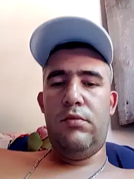 Snapshot of Jefersonj7 chatting on 10/13/25, 01:11 Jefersonj7 online show from 10/13/25, 01:11