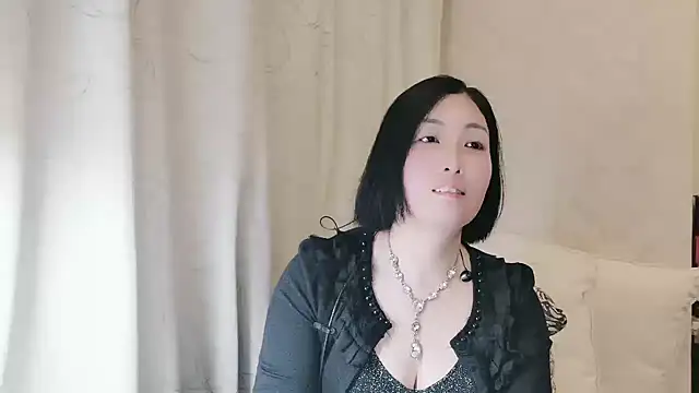 Snapshot of Rachel-6600 chatting on 04/19/26, 02:27 Rachel-6600 online show from 04/19/26, 02:27