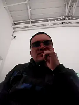 Snapshot of Andy-rtg chatting on 11/01/25, 03:58 Andy-rtg online show from 11/01/25, 03:58