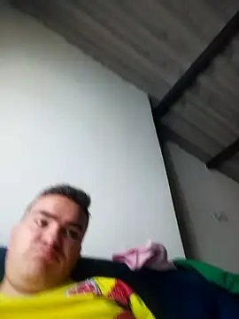 Snapshot of Andy-rtg chatting on 11/22/25, 02:27 Andy-rtg online show from 11/22/25, 02:27