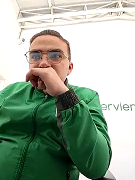 Snapshot of Andy-rtg chatting on 12/22/25, 06:05 Andy-rtg online show from 12/22/25, 06:05