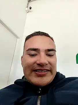 Snapshot of Andy-rtg chatting on 04/07/26, 03:23 Andy-rtg online show from 04/07/26, 03:23