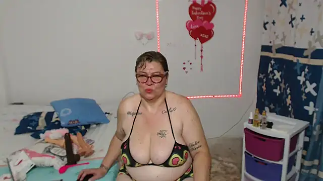 Snapshot of Olgahunder chatting on 03/17/26, 04:39 Olgahunder online show from 03/17/26, 04:39