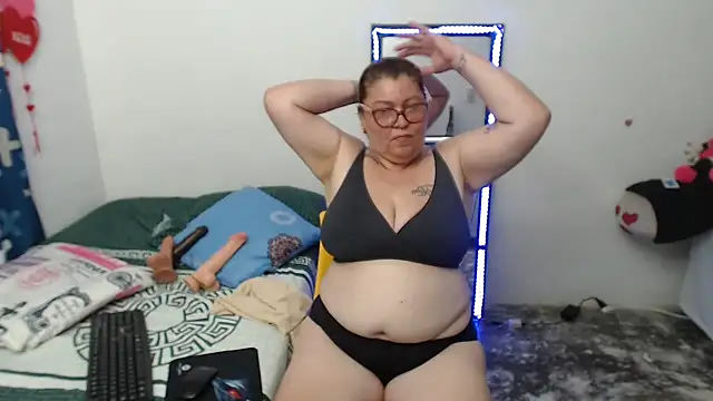 Olgahunder online show from 05/03/26, 04:46