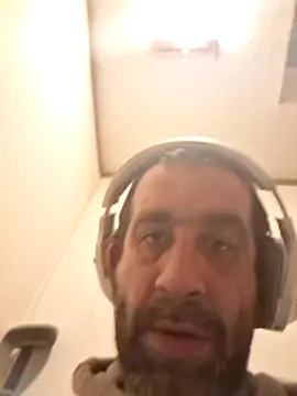 Snapshot of mayg chatting on 02/17/26, 06:43 mayg online show from 02/17/26, 06:43