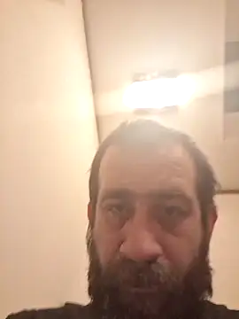 Snapshot of mayg chatting on 03/21/26, 01:32 mayg online show from 03/21/26, 01:32