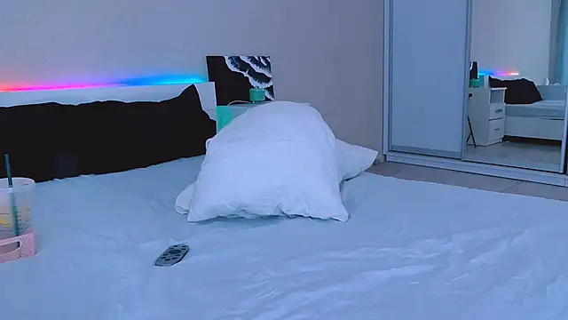 Snapshot of DIANAxxxDIAMOND chatting on 09/17/25, 07:32 DIANAxxxDIAMOND online show from 09/17/25, 07:32