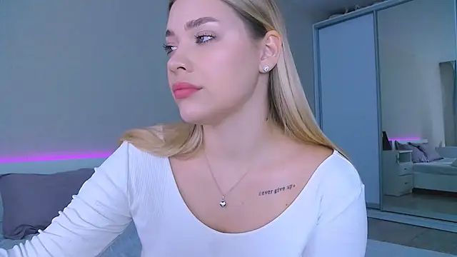 Snapshot of DIANAxxxDIAMOND chatting on 10/02/25, 08:54 DIANAxxxDIAMOND online show from 10/02/25, 08:54