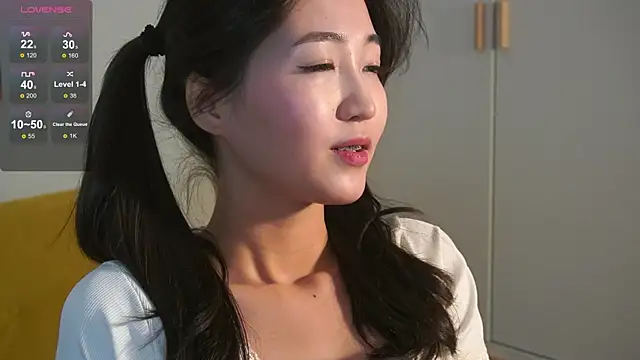 Snapshot of SeulBi chatting on 03/13/25, 12:02 SeulBi online show from 03/13/25, 12:02