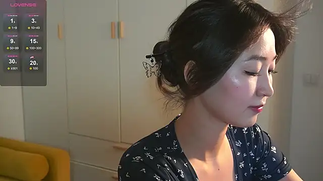 Snapshot of SeulBi chatting on 03/14/25, 11:56 SeulBi online show from 03/14/25, 11:56