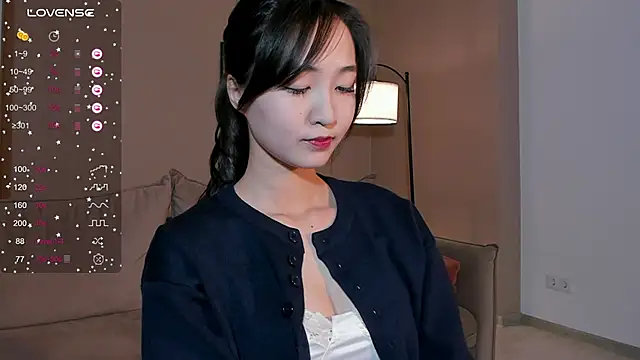 Snapshot of SeulBi chatting on 10/13/25, 03:01 SeulBi online show from 10/13/25, 03:01