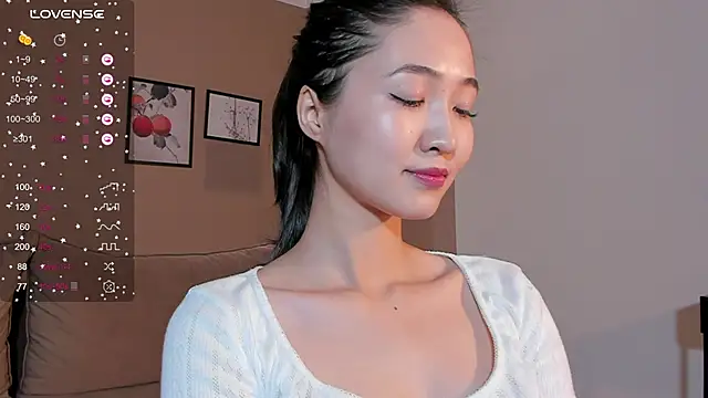 Snapshot of SeulBi chatting on 10/21/25, 04:19 SeulBi online show from 10/21/25, 04:19