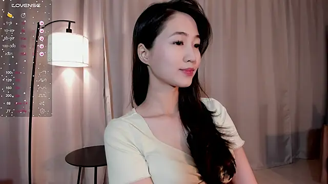 Snapshot of SeulBi chatting on 11/17/25, 05:08 SeulBi online show from 11/17/25, 05:08