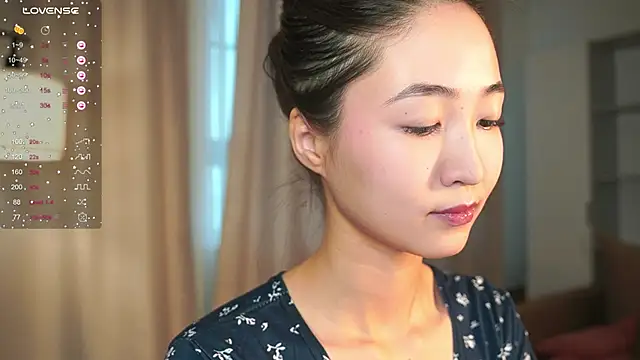 Snapshot of SeulBi chatting on 11/26/25, 10:27 SeulBi online show from 11/26/25, 10:27