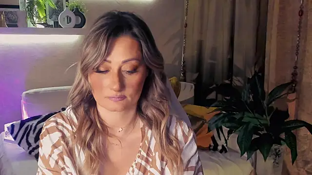 SarahAlluring online show from 05/08/26, 05:40