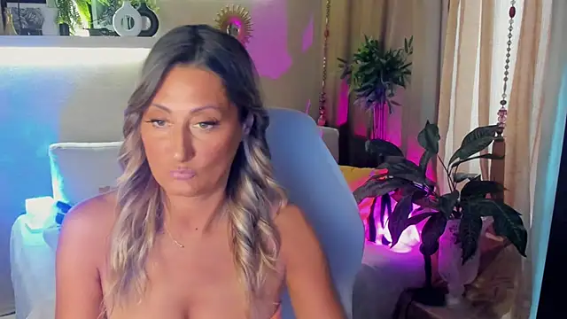 SarahAlluring online show from 06/15/26, 03:03
