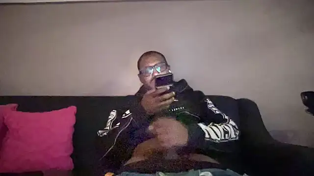 Snapshot of kngkeeem chatting on 11/17/25, 08:42 kngkeeem online show from 11/17/25, 08:42