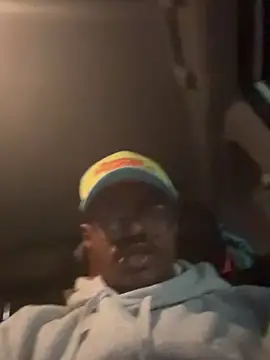 Snapshot of kngkeeem chatting on 02/20/26, 01:24 kngkeeem online show from 02/20/26, 01:24