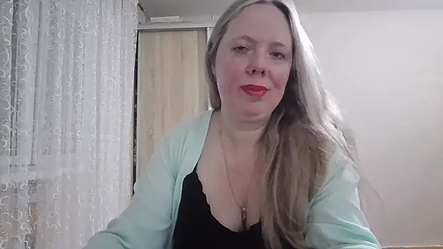 Snapshot of Irina3718 chatting on 03/16/25, 04:45 Irina3718 online show from 03/16/25, 04:45