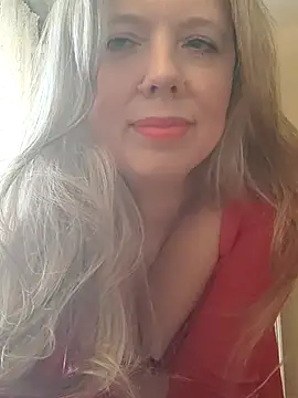 Snapshot of Irina3718 chatting on 10/05/25, 10:24 Irina3718 online show from 10/05/25, 10:24