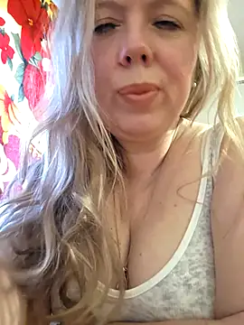 Irina3718 online show from 04/28/26, 03:17