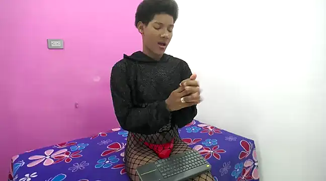 Snapshot of Kittenx18 chatting on 03/12/25, 07:35 Kittenx18 online show from 03/12/25, 07:35