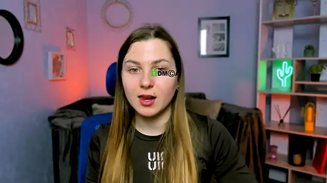 Snapshot of luck_betty chatting on 03/22/25, 07:15 luck betty online show from 03/22/25, 07:15