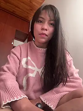 Snapshot of -Selene- chatting on 04/14/26, 05:19 -Selene- online show from 04/14/26, 05:19