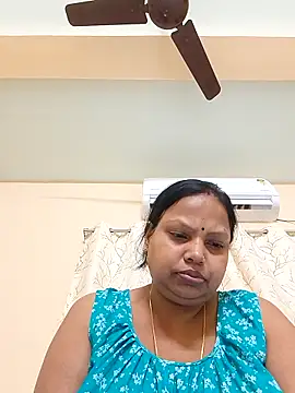 Snapshot of Arohi35 chatting on 03/25/26, 02:01 Arohi35 online show from 03/25/26, 02:01