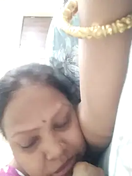 Snapshot of Arohi35 chatting on 07/15/26, 09:42 Arohi35 online show from 07/15/26, 09:42