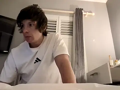 Snapshot of Nick-Ox chatting on 03/10/25, 08:45 Nick-Ox online show from 03/10/25, 08:45