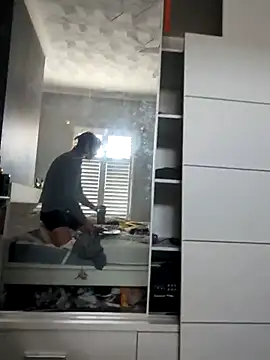 Snapshot of Nick-Ox chatting on 09/17/25, 03:03 Nick-Ox online show from 09/17/25, 03:03