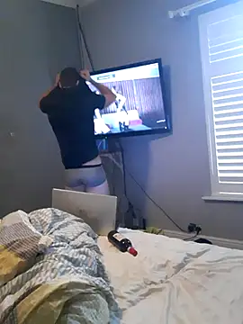 Snapshot of Nick-Ox chatting on 10/24/25, 08:55 Nick-Ox online show from 10/24/25, 08:55