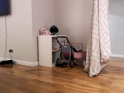 Snapshot of Nick-Ox chatting on 11/15/25, 04:25 Nick-Ox online show from 11/15/25, 04:25