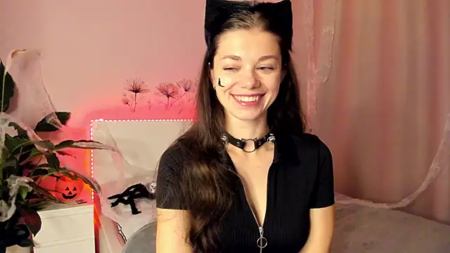 Eva McCoy online show from 10/30/25, 09:11