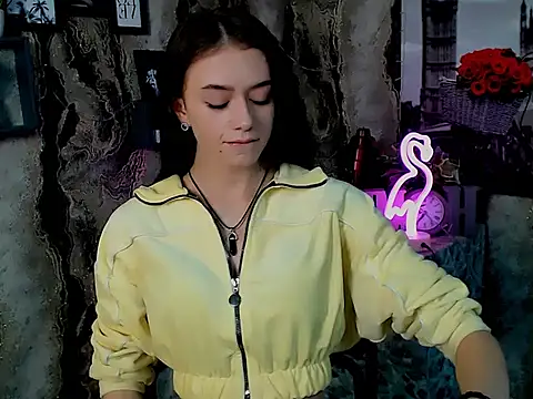 Snapshot of LanaTey chatting on 10/12/25, 10:58 LanaTey online show from 10/12/25, 10:58