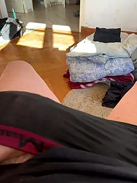 Snapshot of billybib83 chatting on 02/04/26, 02:01 billybib83 online show from 02/04/26, 02:01