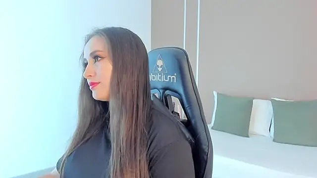 sophia martinezz  online show from 10/11/25, 12:26