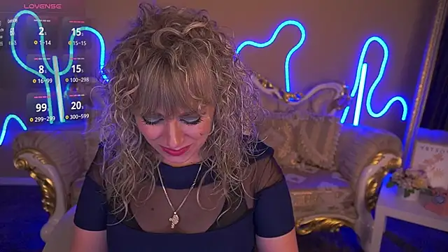 CandyLadyyy online show from 10/24/25, 09:00