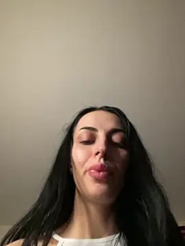 Snapshot of vixenxcherry chatting on 10/26/25, 05:30 vixenxcherry online show from 10/26/25, 05:30