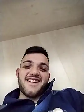 Snapshot of Francescodicristina44 chatting on 04/15/26, 06:48 Francescodicristina44 online show from 04/15/26, 06:48
