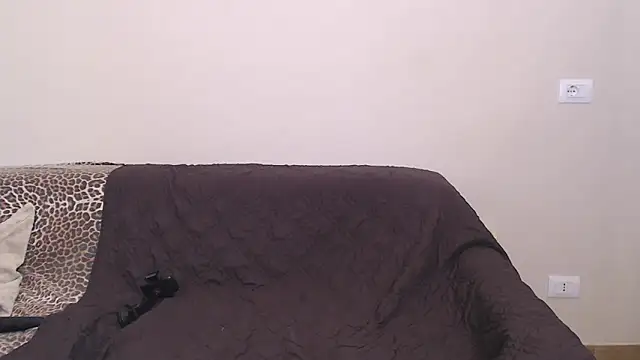 Snapshot of Selene-1975 chatting on 04/01/26, 12:28 Selene-1975 online show from 04/01/26, 12:28