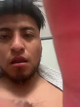 YAHIRALEJANDRIIIIII online show from 04/01/26, 02:56