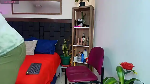 Snapshot of EllenaBoobs_ chatting on 03/21/26, 03:44 EllenaBoobs online show from 03/21/26, 03:44