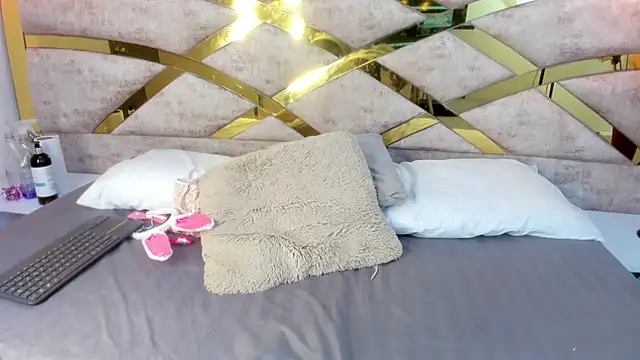 Sofiia Rossee  online show from 10/08/25, 07:55