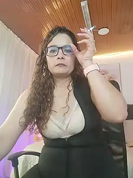 Snapshot of Rose_Thompson1 chatting on 07/05/26, 01:40 Rose Thompson1 online show from 07/05/26, 01:40