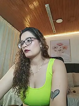 Snapshot of Rose_Thompson1 chatting on 07/09/26, 01:26 Rose Thompson1 online show from 07/09/26, 01:26