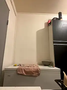 Hugo34bg online show from 10/28/25, 02:15