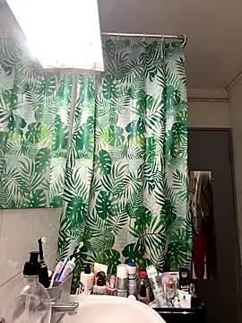 Snapshot of Hugo34bg chatting on 01/17/26, 04:28 Hugo34bg online show from 01/17/26, 04:28